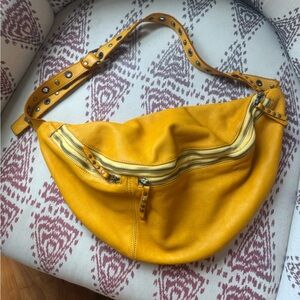 Bolsa nova leather sling bag